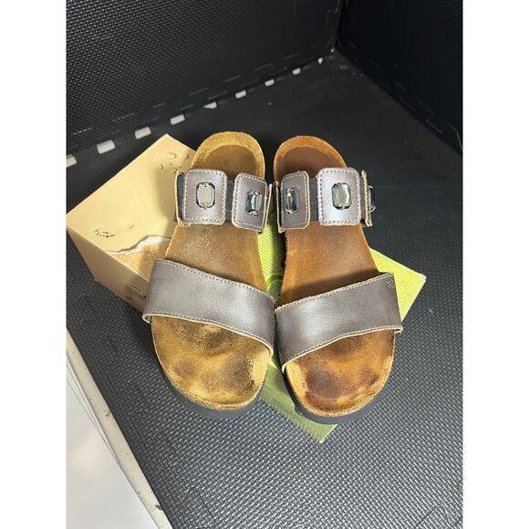 NAOT Michele Strappy Jeweled Sandals Mirror Leather Womens Size 40 US 9 - Picture 3 of 8